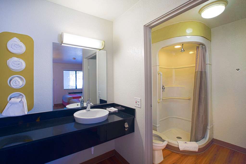 North Charleston Lodge Room photo